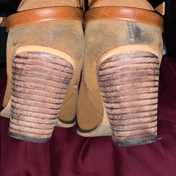 Tan Bucco Ankle Booties size 9 - Picture 7 of 8